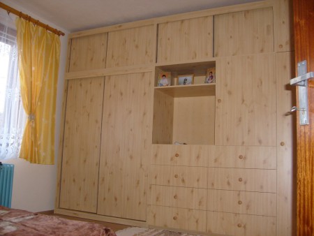 vstavaná skriňa Vierka