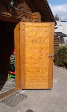 vchodové dvere koliba