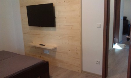 obklad steny apartmánový dom Trangoška