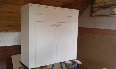 skrinka biela drevená B.Bystrica